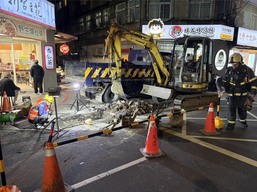 北市延三夜市瓦斯外洩!疑地震釀管線破裂 封路搶修中