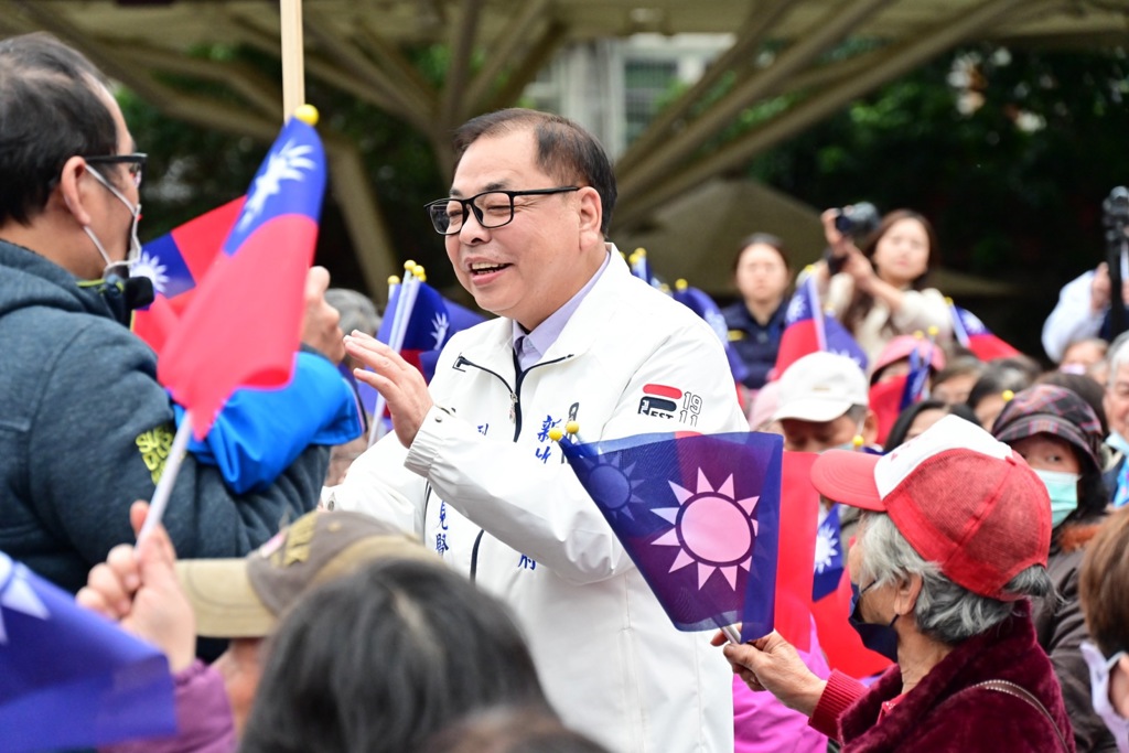 國民黨新竹縣長初選選戰升溫，新竹縣副縣長陳見賢在地深耕超過20載，從市民代表一路做到副縣長，針對新竹縣的未來，展現其對縣政的嫻熟與規劃。 (圖/陳見賢競選辦公室提供)