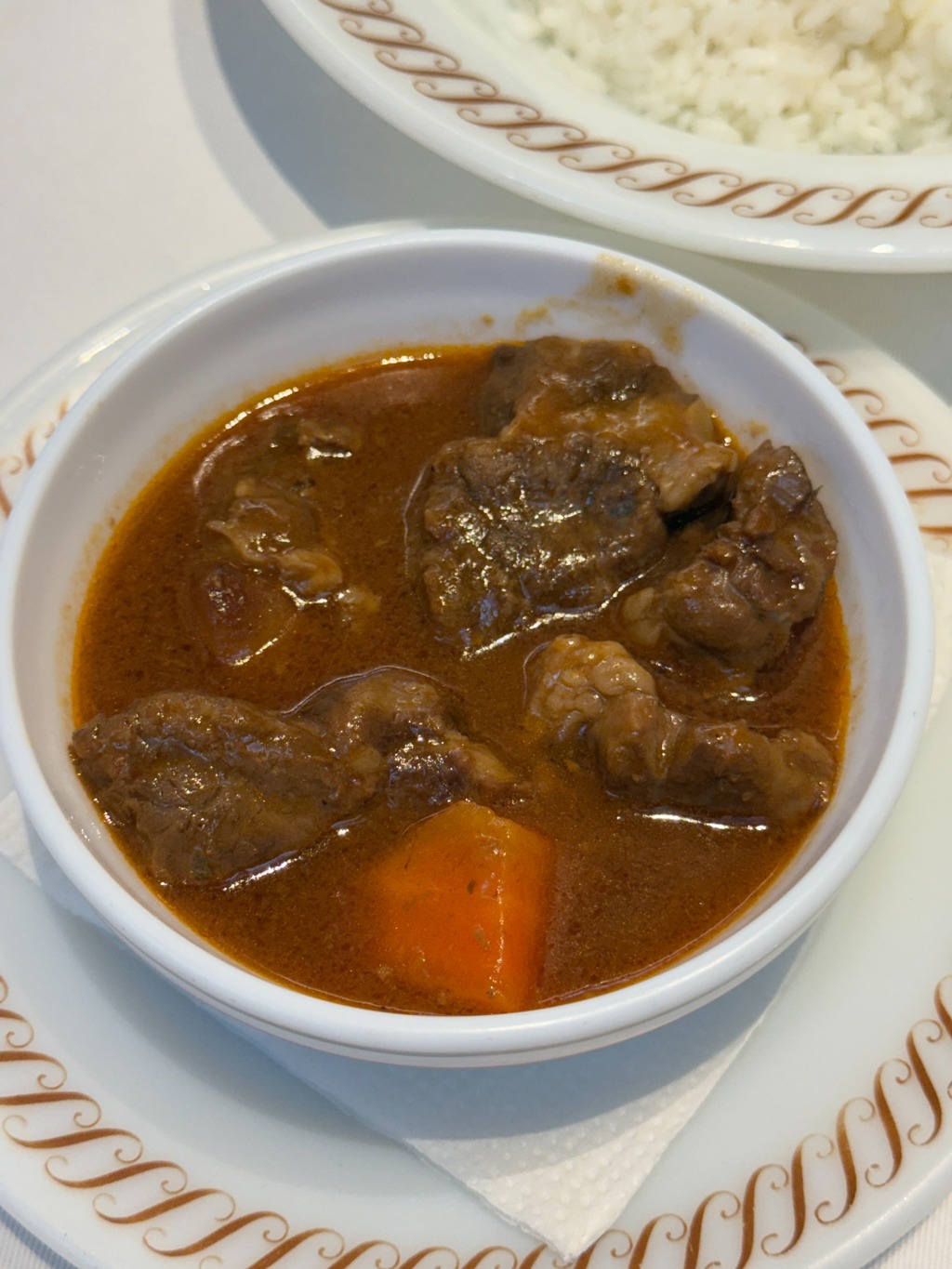 匈牙利牛肉飯其實是一道名副其實的「混血料理」。(林羿玲攝)