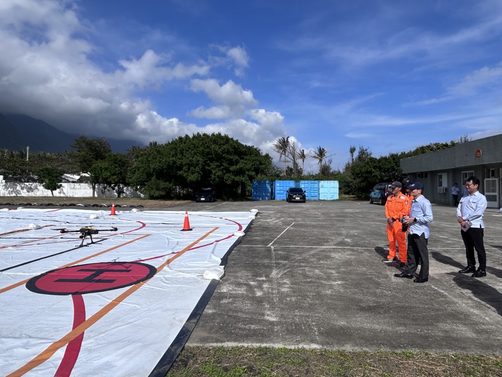 海巡署「人人皆飛手」!署長張忠龍親考證照 領軍科技巡防
