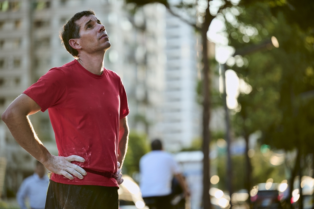 艾力克斯霍諾德本月24日上午9時將挑戰攀爬台北101。(圖/Netflix提供)