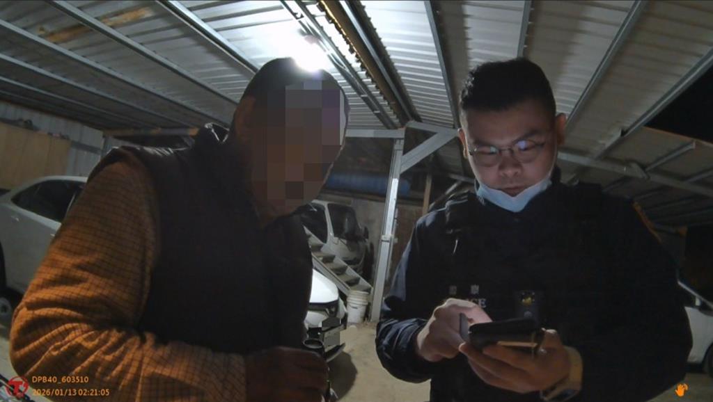 8旬老翁稱「環島」凌晨蜷縮路旁 楊梅警暖心助返家