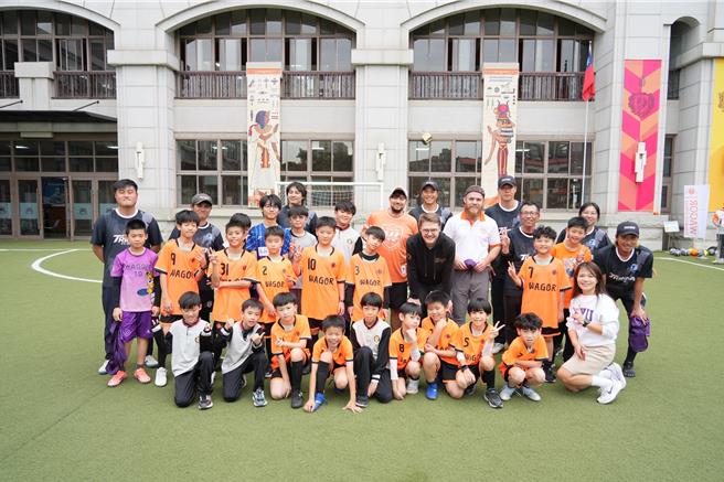 台中國際足球教育計劃啓動 葳格攜手大分三神培育人才