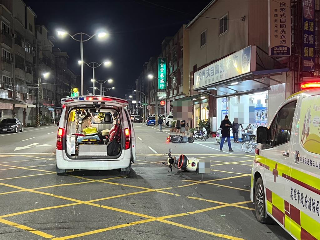 高雄燕巢區12日晚間8時許發生死亡車禍案。（岡山警分局提供／紀爰高雄傳真）
