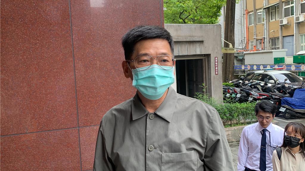 前士院庭長猥褻吻胸女書記官、女法官:再5分鐘就好 高院開庭審理