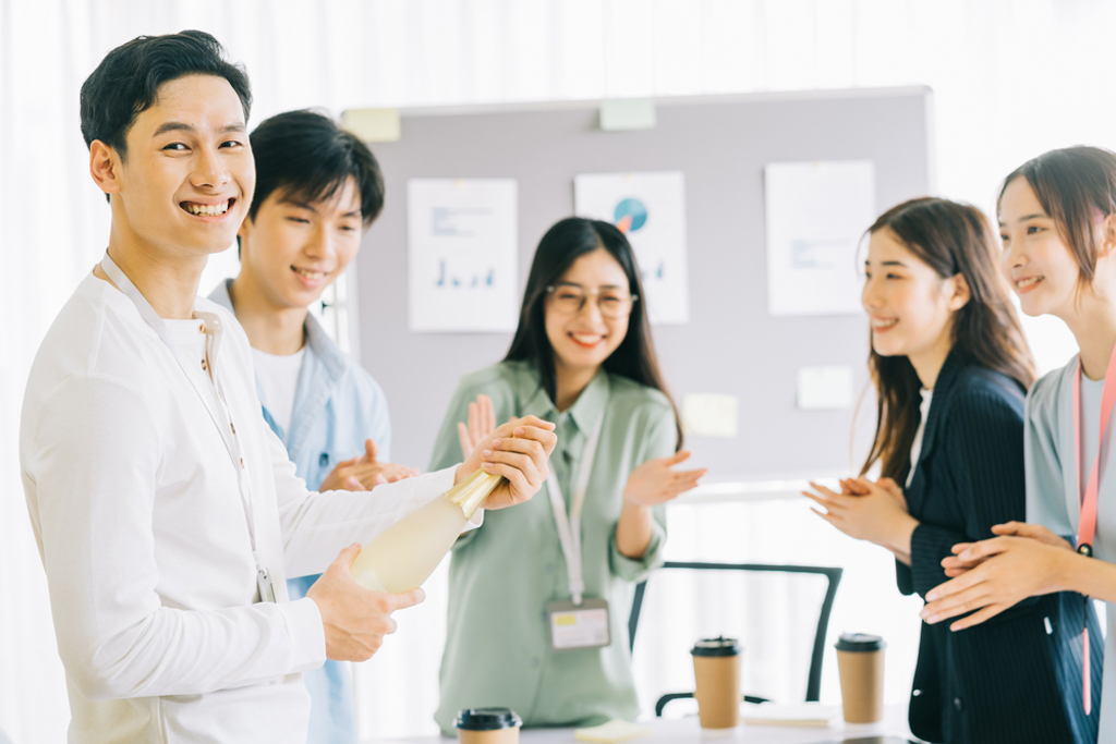 尾牙中獎被拗請客!同事們點名東方文華「裝死沒關係」 全網氣炸了