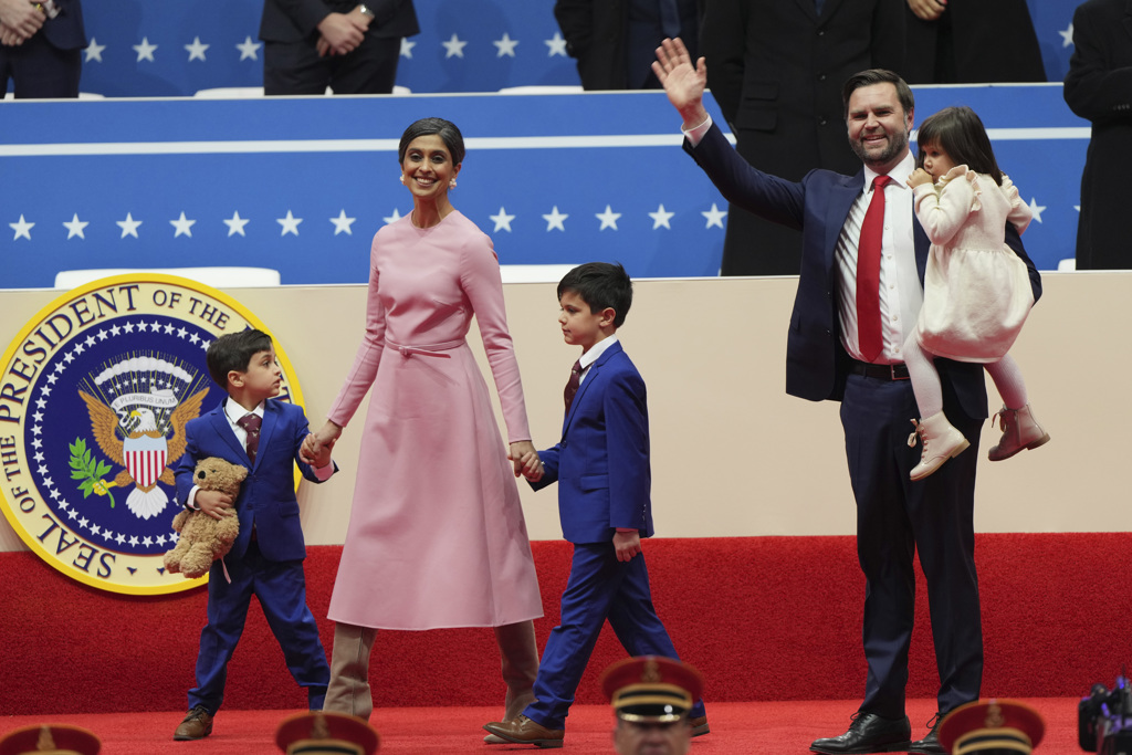 呼籲多生育 范斯以身作則 7月迎第4個孩子