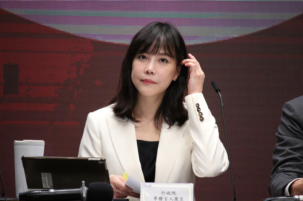 政院搬馬英九時代舊案回擊在野 全網炸鍋:馬維拉又登場