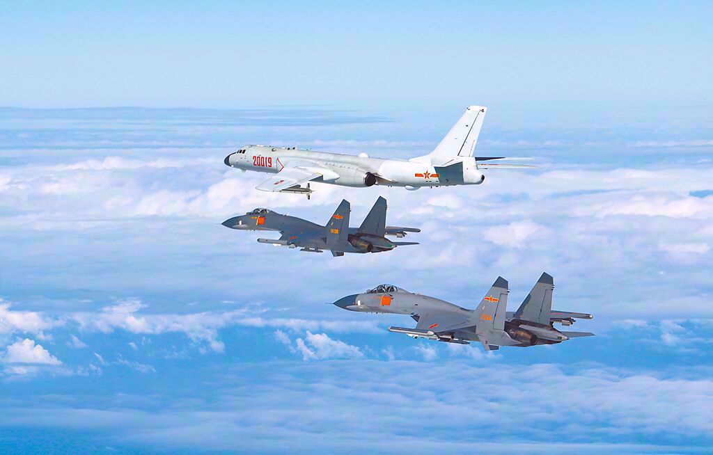 共軍人事震撼 5機8艦來擾 「1顆空飄氣球」越中線