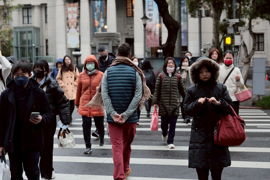 天氣》14縣市低溫特報!北台灣急凍剩10度 一路冷到明天