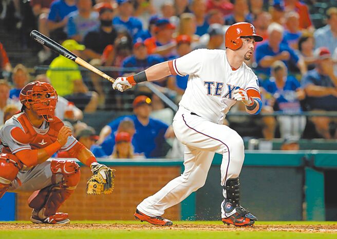 安卓瓊斯9度叩關終入美國棒球名人堂