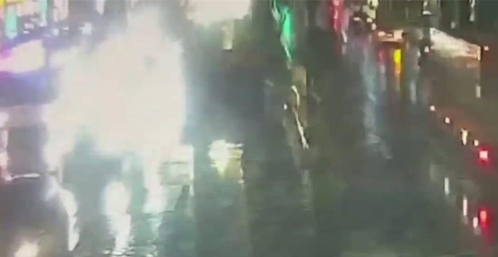 超扯!桃園貨車故障「車斗留快車道」開走?警通知駕駛說明