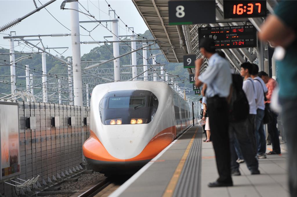 大學生返校優惠 高鐵加碼5折列車1/27開搶