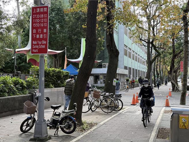 Taipei校園周邊自行車亂象交工處如何因應？詹為元呼籲完善規範