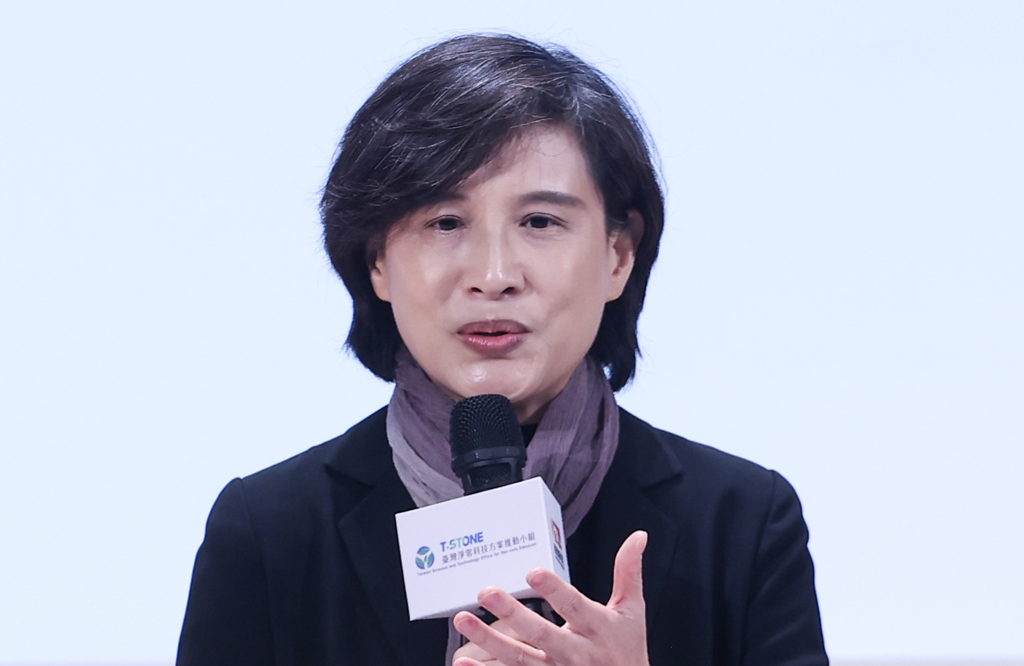 鄭麗君若不選台北市長 何景榮斷言「他」將犧牲打