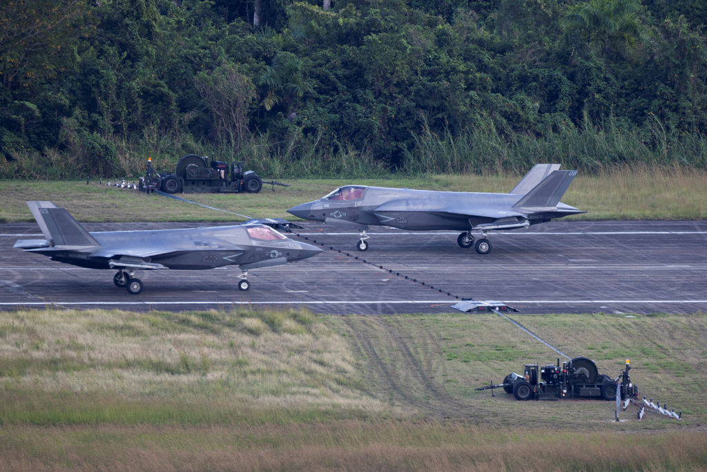 ��܊F-35B��C�ڈ���������R������Є��ᣬ���ز�������_˹��·��܊���ء����Y����/·͸��

