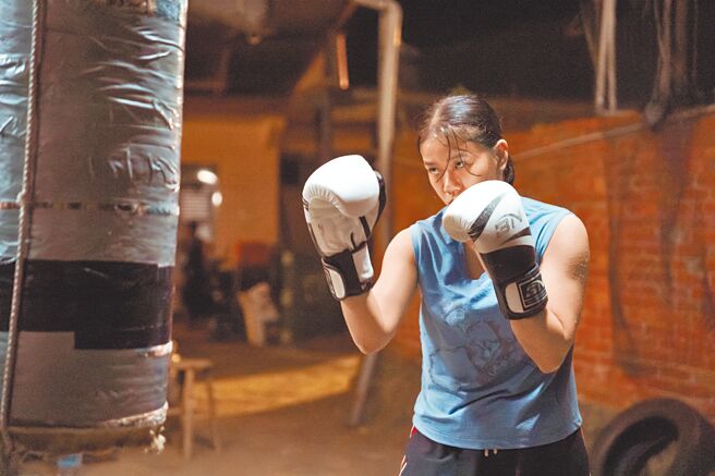 恨女的逆襲：拳擊 ROAD TO REBELLION抗家暴