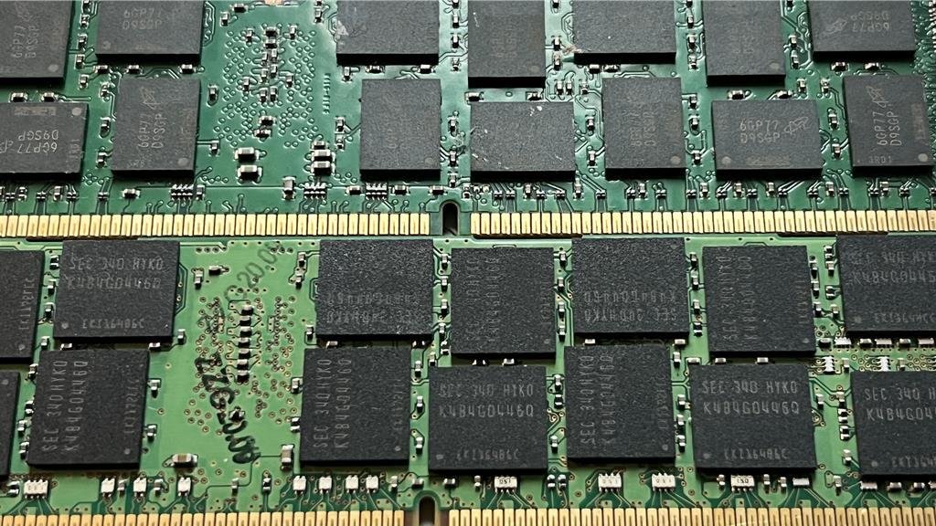 1分鐘讀財經》記憶體要逃命?南亞科快漲到300元 外資驚吐目標價41元