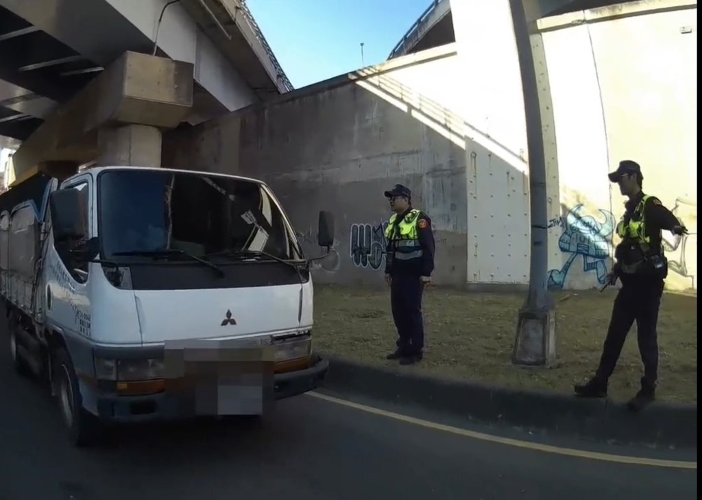 假留學真打工!外籍男躲269天路檢露餡 狼狽遭逮將遣返