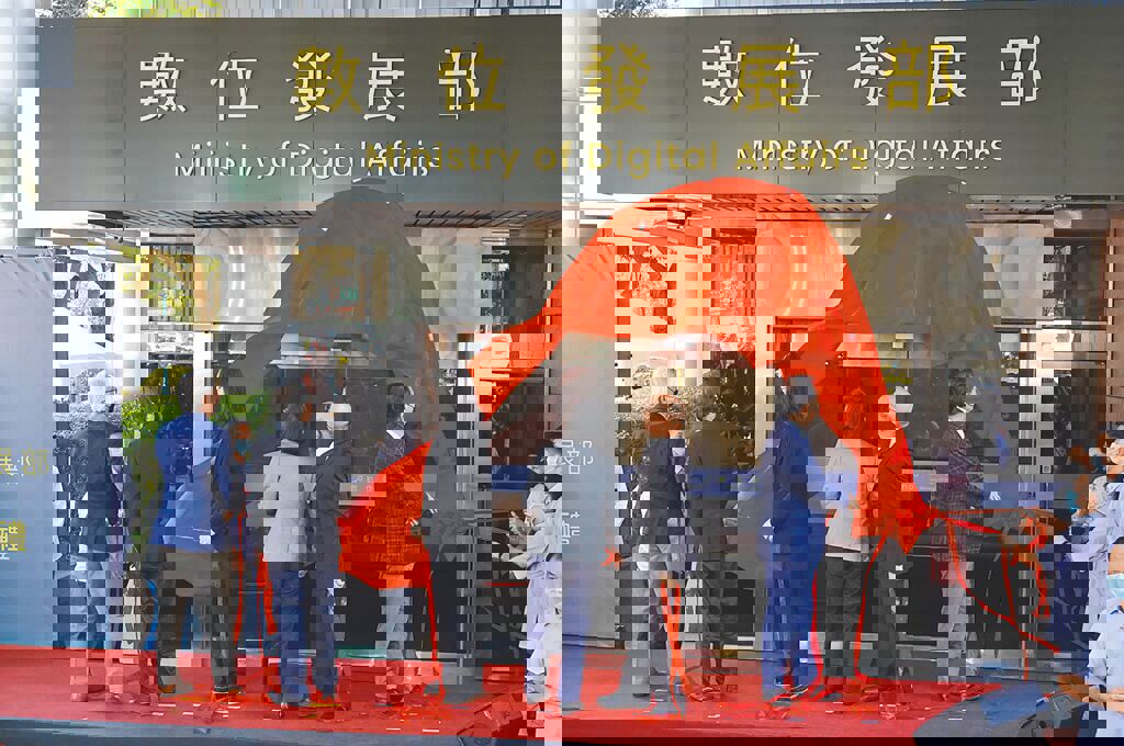 綠色執政「人事費用暴增877億」 藍青年軍揭1類酬庸最可惡