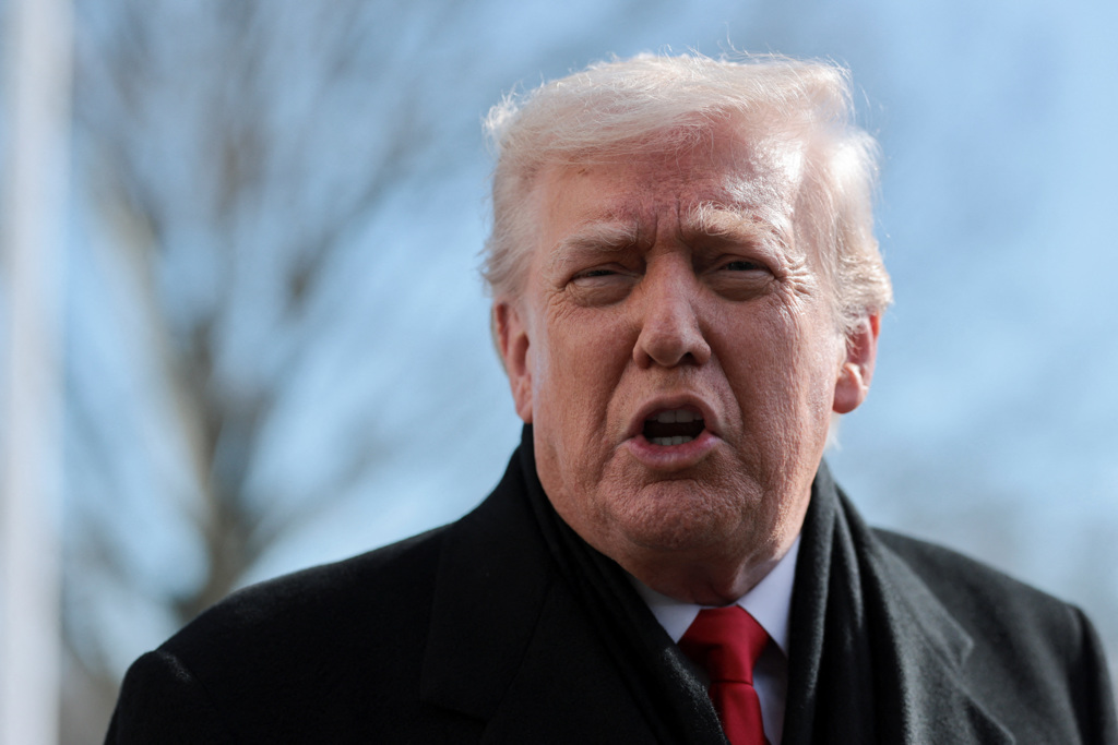 川普逼德黑蘭談判!「龐大艦隊開往伊朗」不配合會更慘