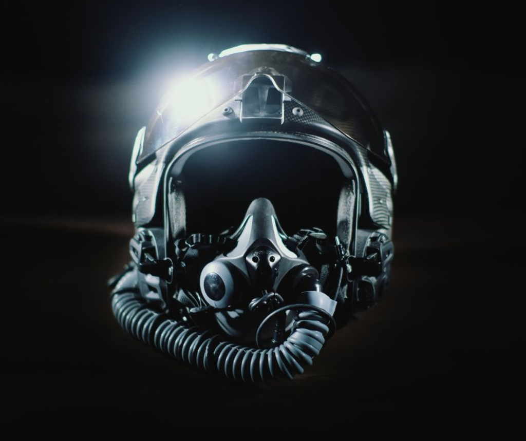 美海軍新定翼機飛行頭盔Pursuit 安全又舒適