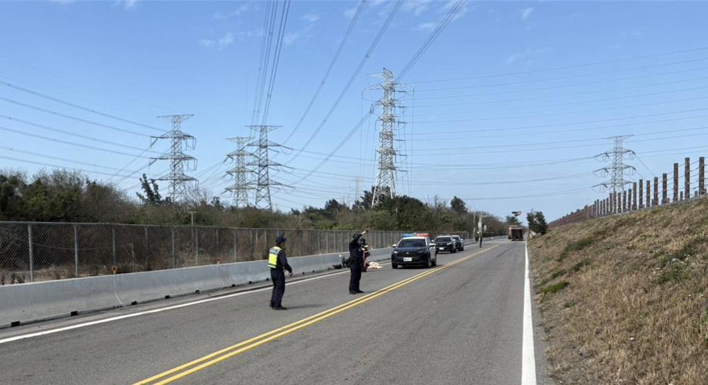 彰化機車擦撞大貨車 74歲騎士遭輾不治