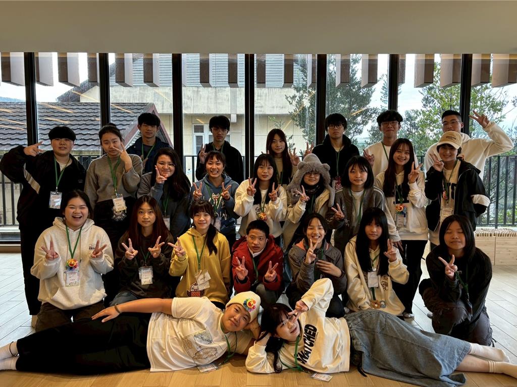 靈鷲山向陽而生成長營 帶領普仁學子在山海間立願啟程