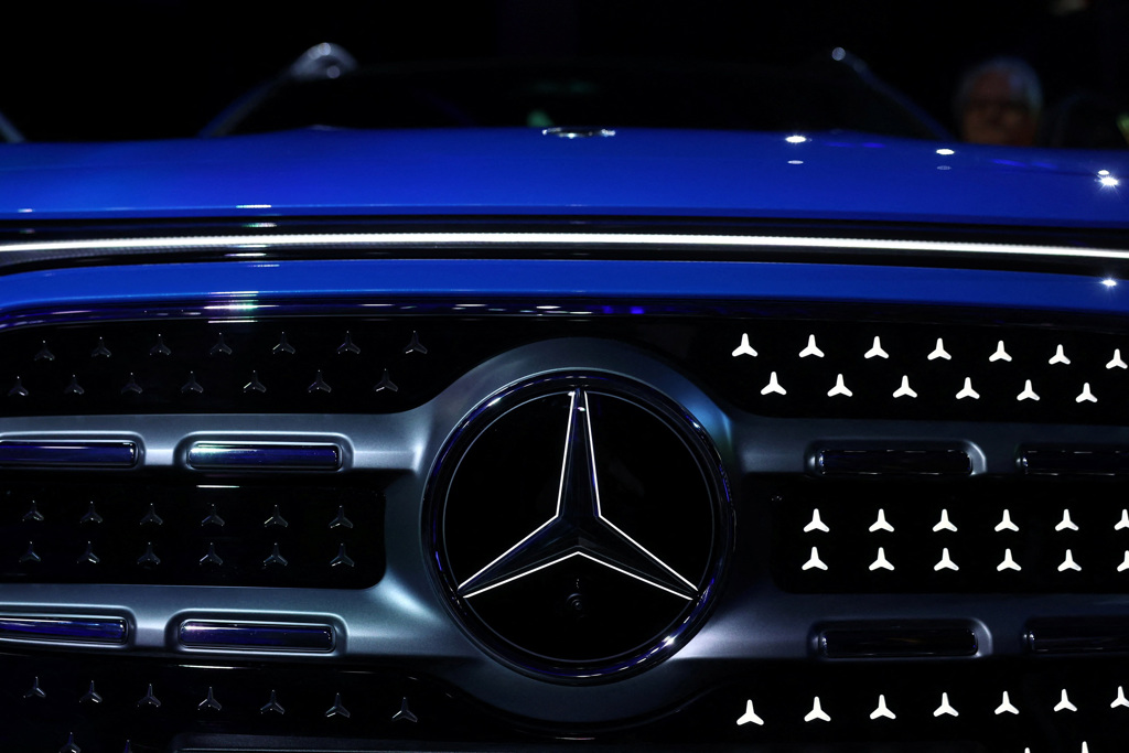 美「連根拔起」計畫破局! 賓士霸氣回應:總部不會搬離德國