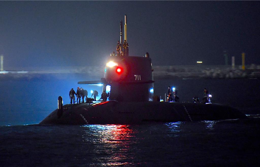 海鯤號完成首次潛航測試 張競:造艦回歸專業 勿淪政治操作