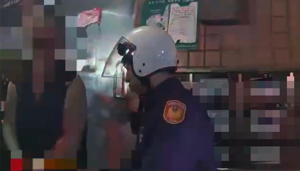 家暴男持榔頭、鋸子追前妻、女兒 裁定收押禁見