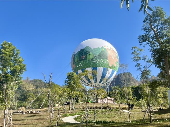 南投九九峰氦氣球充氣開箱 法國團隊進行安全測試