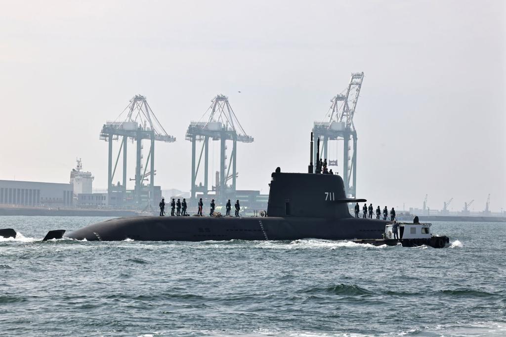 「海鯤軍艦」首次潛航測試 順利完成