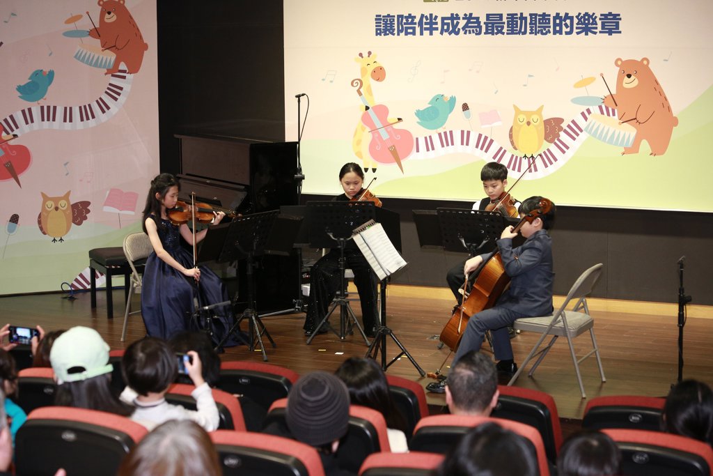 爸爸打爵士鼓、孩子拉大提琴 在信義學堂音樂會看見成長與陪伴