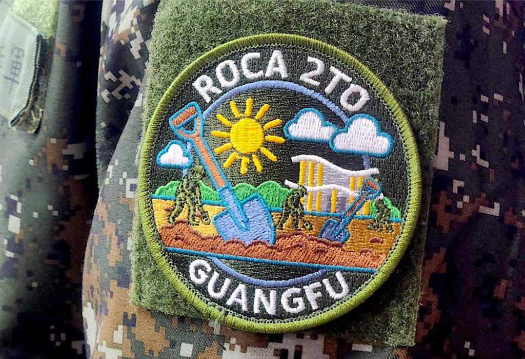 賴清德慰問花蓮官兵! 花防部救災「鏟子超人」臂章曝光