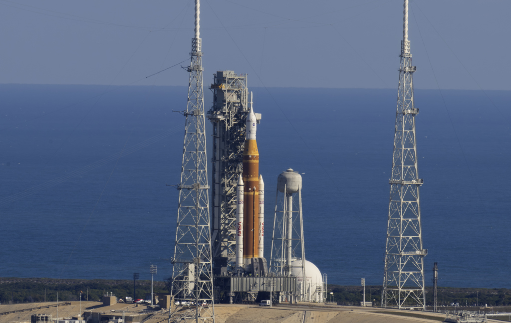 江飛宇Science》NASA再登月計畫 阿提米絲2號立於發射台