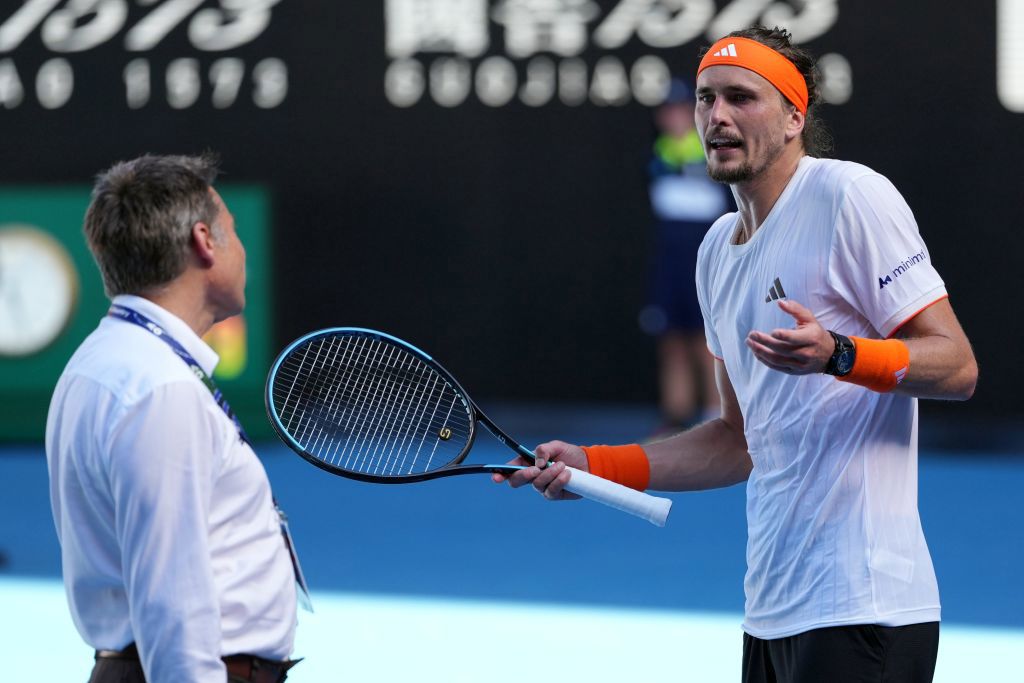 澳網》阿卡瑞茲扮傷喊暫停?小祖維瑞夫質疑只是抽筋