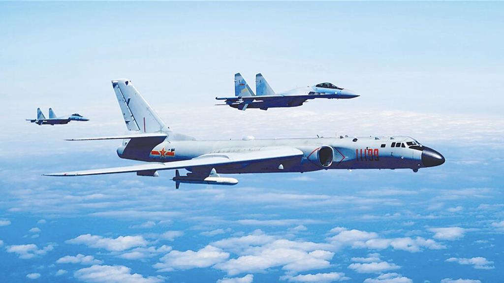 菲軍演劃設區涵蓋黃岩島 共軍反制 轟-6k飛抵黃岩島戰備警巡