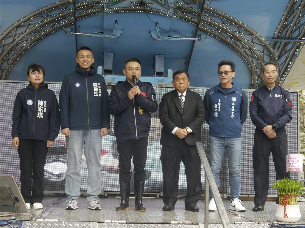 出席藍委服務處喬遷 黨內要角先後錯開避談新北市長人選