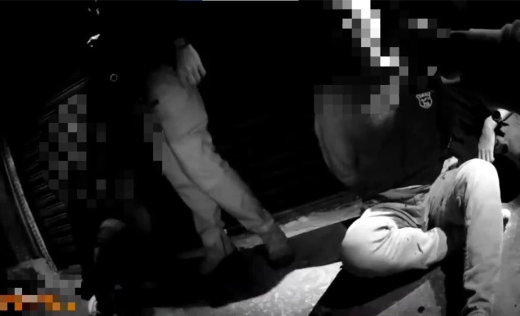 不滿友抱怨「拿酒瓶猛砸頭」 三重男檢警到場掉毒被逮