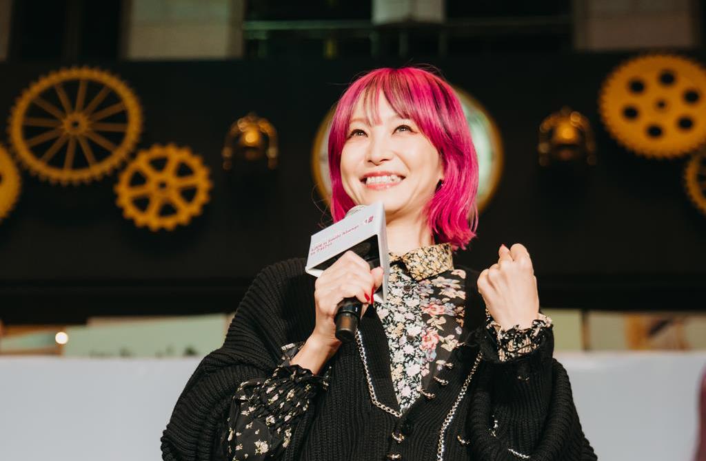 LiSA北車驚喜開嗓吸3000人大合唱!中文拜年高喊:馬年行大運