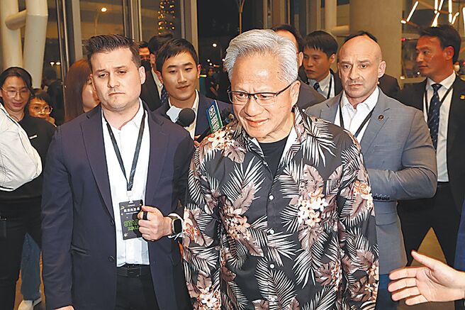 輝達台灣尾牙獻驚喜》黃仁勳鬆口 攜手聯發科推SoC