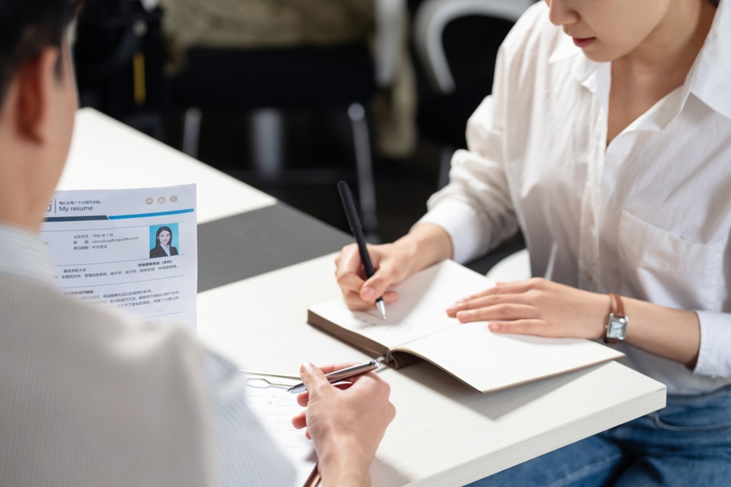 履歷大頭照亂選 錄取機率差3倍 一堆人「像在交友軟體」