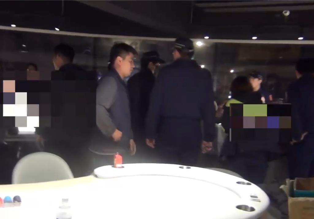 重起爐灶又被抓!永和警破獲「假餐飲店真德撲賭場」狂逮23人