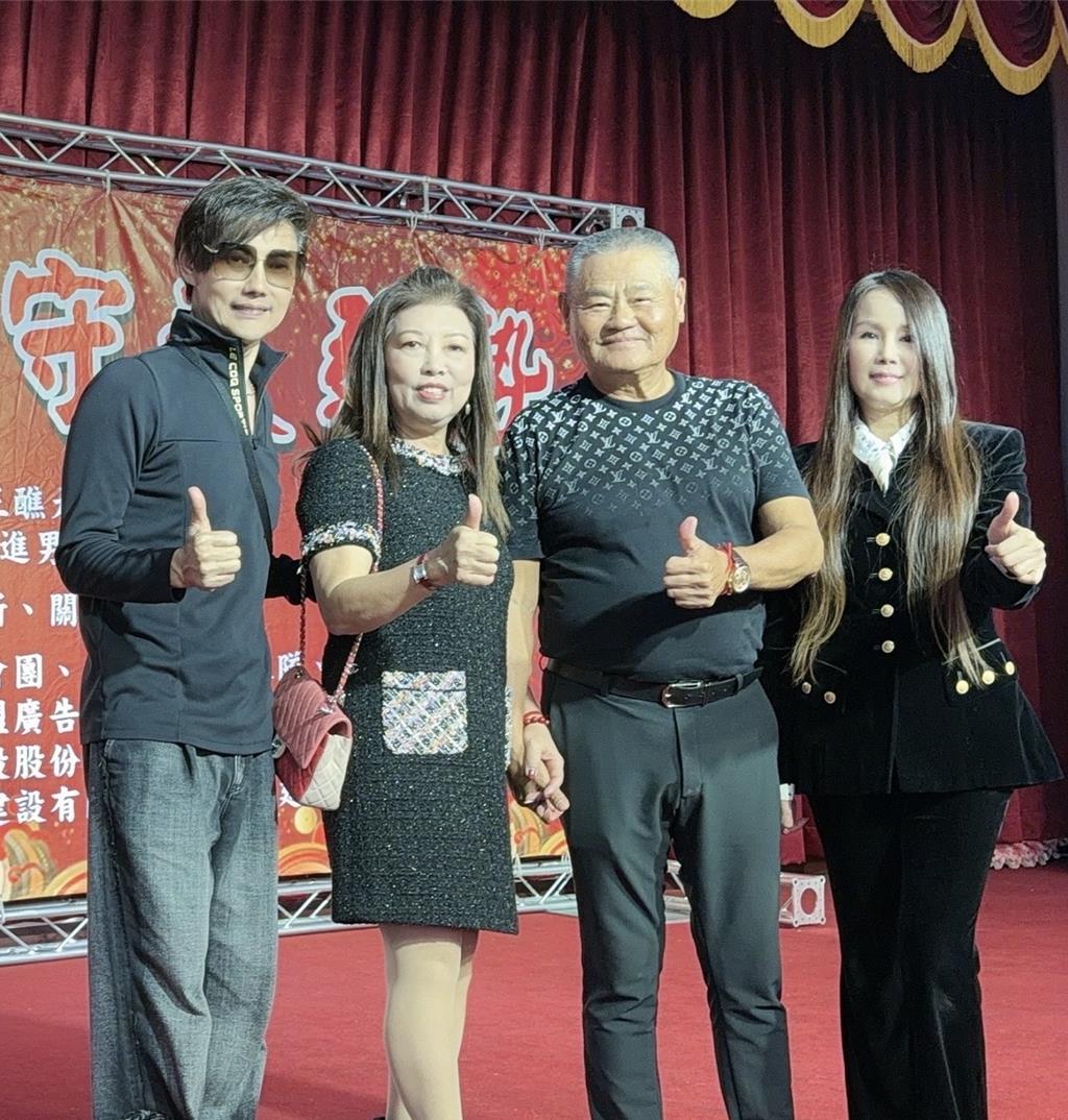 獨家》包偉銘攜愛妻做公益 曝劉依純生日將「飛離台灣」