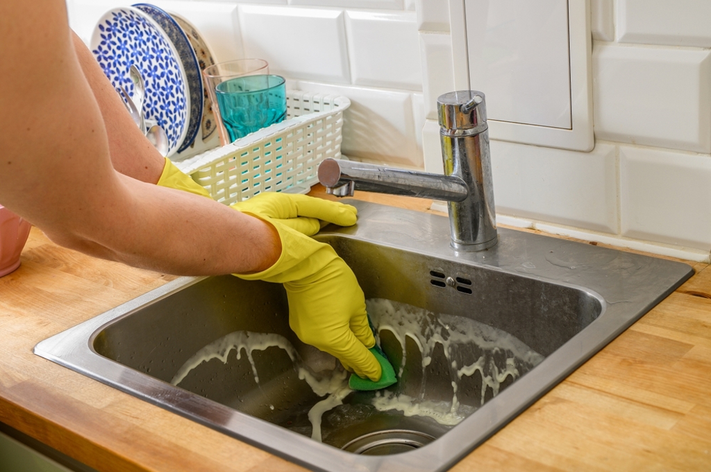 不鏽鋼水槽怎麼清?達人教用番茄醬 免刷就亮晶晶