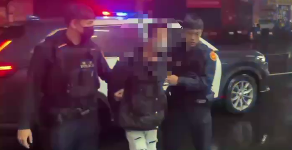 喇叭聲引爆怒火!三重男子自摔氣炸 返家拿西瓜刀街頭叫囂