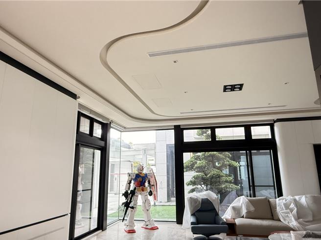 謝典霖開箱「謝家白宮」：傢具實質不貴話題曝光