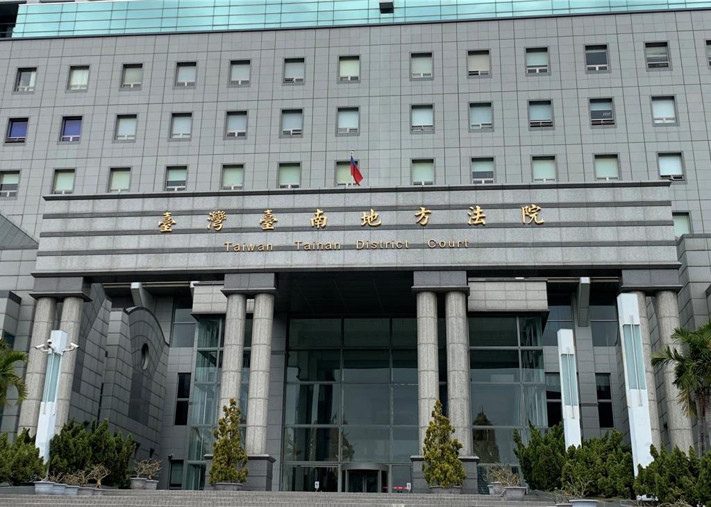 兒子不乖老爸用摸雞雞、咬屁股代替體罰 他到校填性平單告發