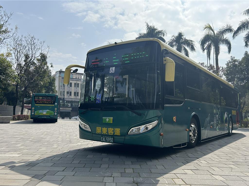 屏東縣府砸7750萬補助!10輛電動公車駛入恆春墾丁